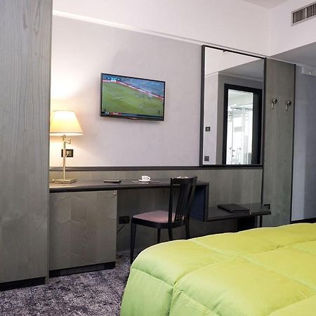 Hotel Gardenia Cermenate ภายนอก รูปภาพ