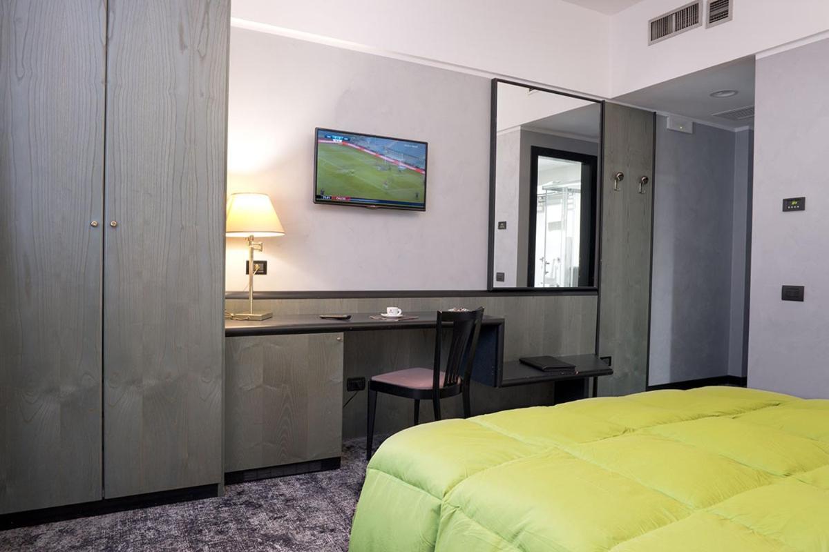Hotel Gardenia Cermenate ภายนอก รูปภาพ