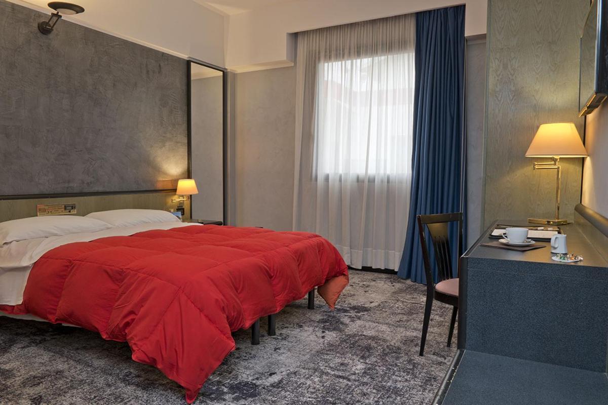 Hotel Gardenia Cermenate ภายนอก รูปภาพ