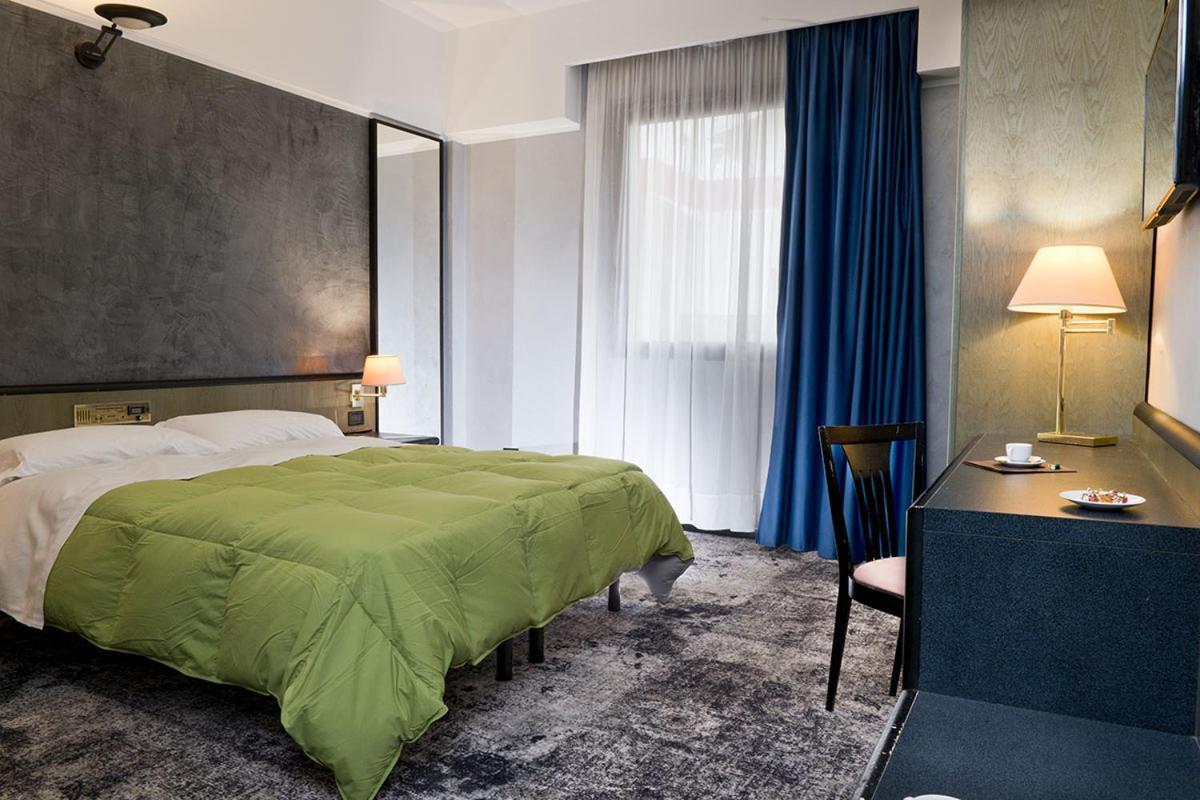 Hotel Gardenia Cermenate ภายนอก รูปภาพ